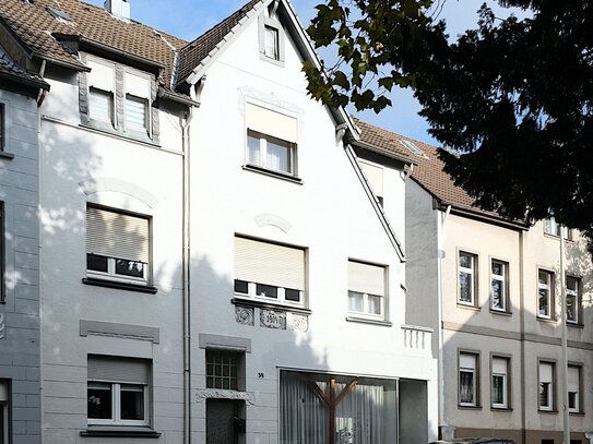 Tradition & Potenzial: Charmantes Mehrfamilienhaus in Solingen-Mitte