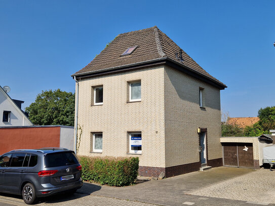 Einfamilienhaus mit Garten und Garage in ruhiger Lage von Düren Merken