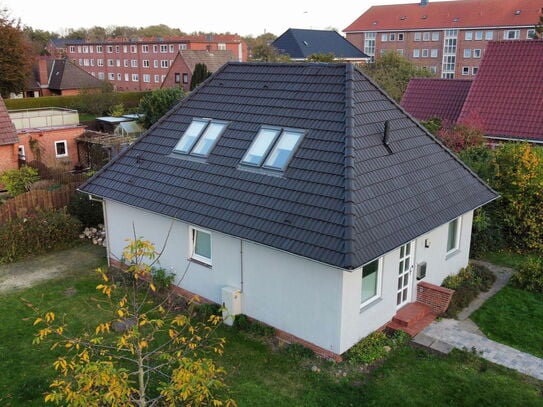 Dein Traumhaus in Brunsbüttel, Erbpacht bis 2095, vieles neu