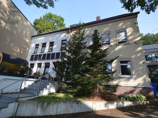 Geräumige Doppelhaushälfte in Stadtlage im Chemnitzer Umland - tolle Fernsicht inklusive