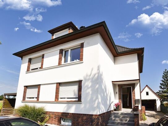 RESERVIERT! Zweifamilienhaus mit modernem Charme!