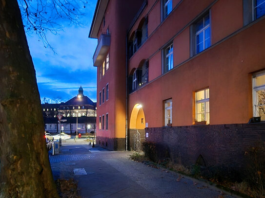 Historischer Charme trifft komfortablen Wohnkomfort - Maisonette-Wohnung mit Dachterrasse Berlin Mitte-Wedding