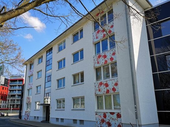 Direkt an der Lahn! Moderne, schöne und großzügige 1 Zimmer-Wohnung mit Balkon in top Lage, Lahnstr. 7, Gießen