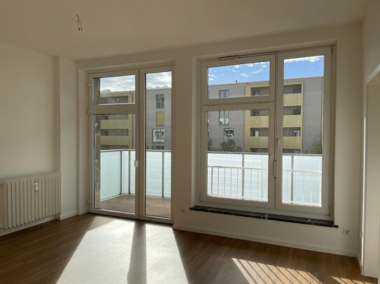 Sonnige 2 Raum Wohnung mit Balkon mitten in City