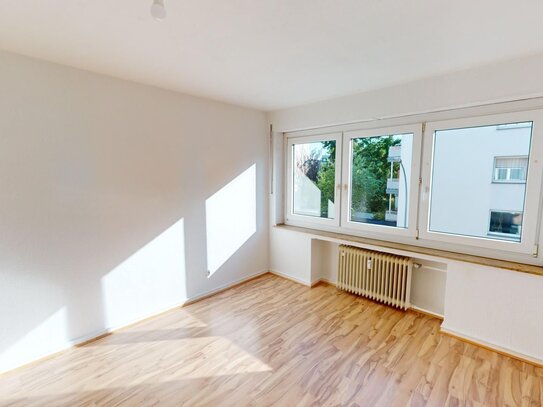 2 Zimmer mit kleiner Wohnküche und Balkon