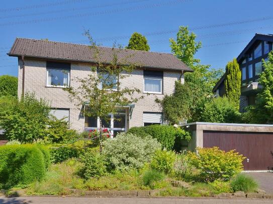 Freistehendes Einfamilienhaus mit viel Platz und großem Garten in gepflegter Lage von Haan