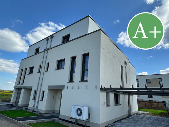 BEZUGSFERTIG: Neubau-Villa der Energieeffizienz-Klasse A+ mit großem Süd-Garten