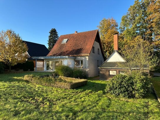 Am Feldrand auf einem ca. 1.000 m² großen Grundstück steht dieses Einfamilienhaus...