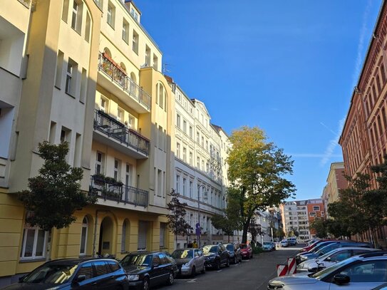 Stilvolle 3-Z.-Wohnung + Balkon + Loggia + Fahrstuhl in Prenzlauer Berg