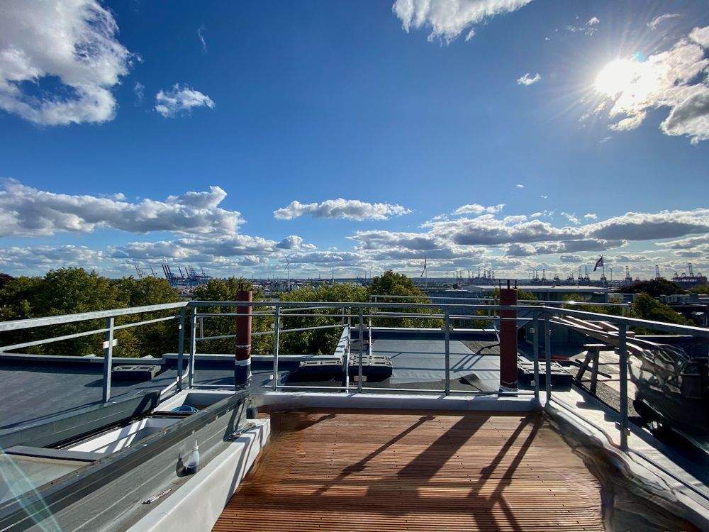 Die Elbe zu Füßen, der Himmel zum Greifen nah!