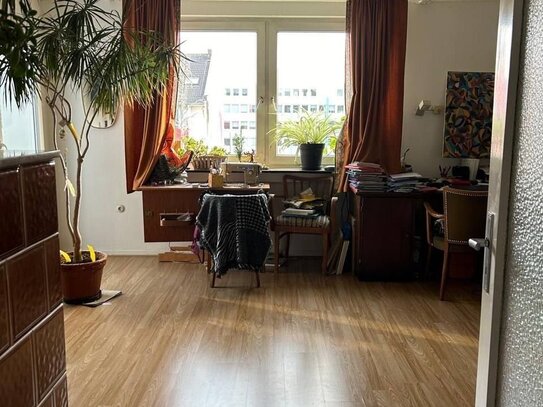 D-Flingern-Nord/Engerstraße: 3 Zimmer-DG.Whg. im 4. OG. ca. 69 m² mit Balkon