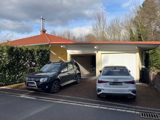Freistehendes Einfamilienhaus mit Einliegerwohnung in Erlangen-Bruck