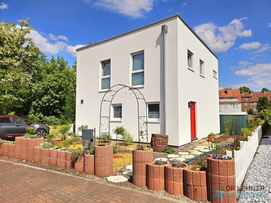 Neues Energieeffizienzhaus mit Garten - Modernes Wohnen in Elbnähe!