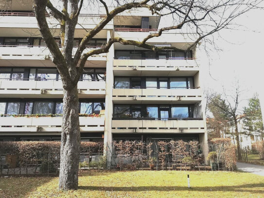 GÜNSTIG !! - Forstenried West - 3 - Zimmerwohnung - ca.94,54 m² 2. OG. + Balkon + Keller - Aufzug + TG