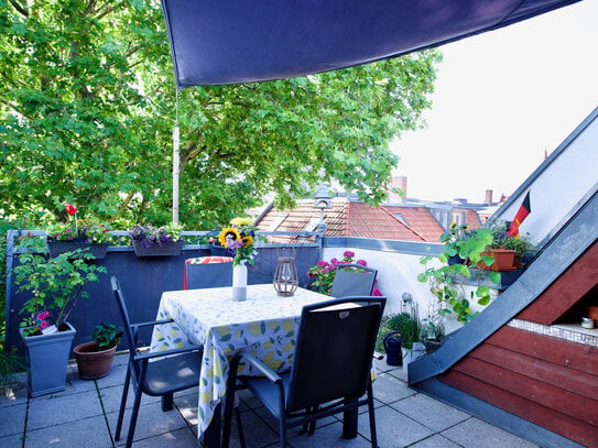 Lichtdurchflutete Dachgeschosswohnung mit großer Dachterrasse