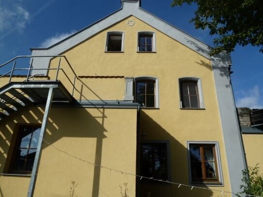 Stilvolle Wohnung mit 3 Zimmer, Wfl.109 qm, großer Balkon, Einbauküche, Bad mit Tageslichtfenster und Wanne