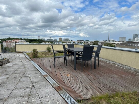 Traumhafter Ausblick über den Dächern von Berlin - bis zum Fernsehturm, große Dachterrasse ***Lift***Balkon***EBK***TG-…