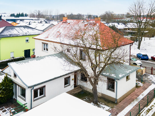 Teilsaniert! Keller, Einbauküche, mod. Gasheizung, Rollladen, Garage: Doppelhaushälfte Fürstenwalde