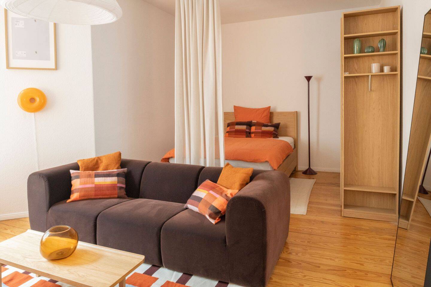 Stilvoll eingerichtete Altbauwohnung im Herzen von Friedrichshain – Voll möbliert & sofort bezugsfertig - Foto 1