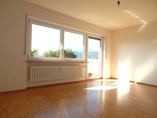 Traumhafte 3-Zimmer Wohnung in 83404 Ainring - zentrale Lage, unglaublicher Bergblick!