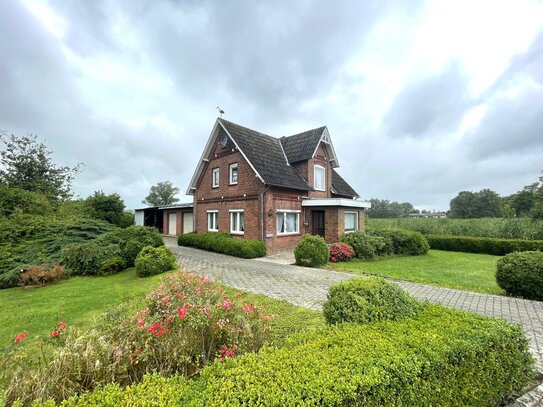 CHARMANTES EINFAMILIENHAUS - RENOVIERUNGSBEDÜRFTIG - PFERDEHALTUNG MÖGLICH - KNAPP 19.000 M² LAND