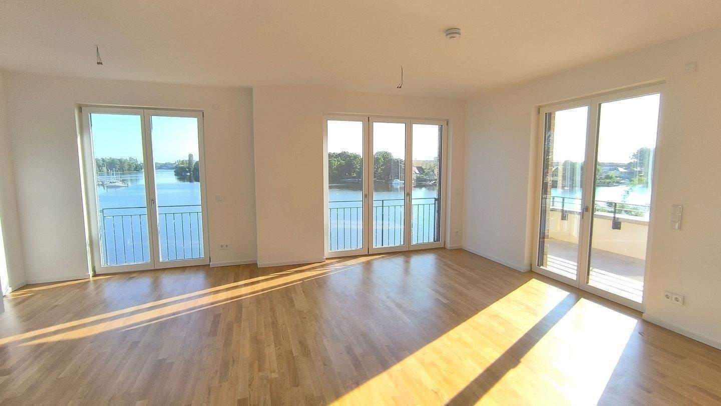 Traumhafte 4-Zi-Neubauwohnung direkt am Wasser (Erstbezug)! - Foto 1