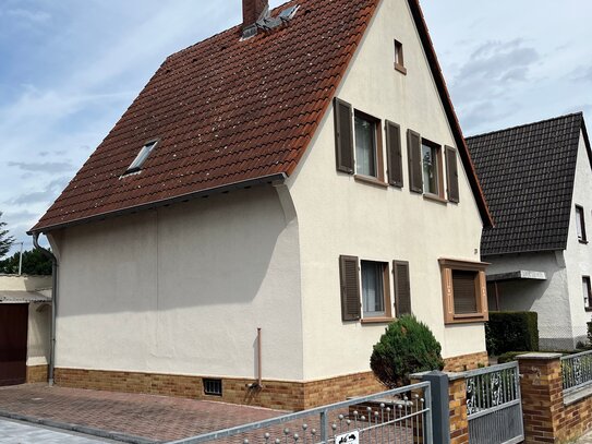 Charmantes Haus im Dornröschenschlaf mit großem Potenzial