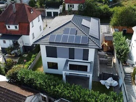 Moderne Stadtvilla mit luxuriöser Ausstattung mit höchster Energieeffizienz, EBK, Schwimmbad