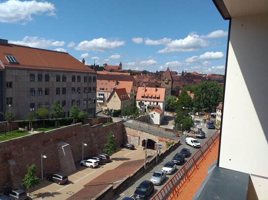 Nürnberg Lorenzer Altstadt: top Maisonette-Wohnung in 2021 hochwertig neu ausgebaut, Einbauküche, sonnige Dachloggia, P…