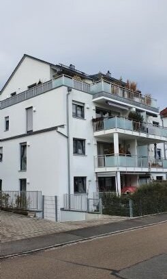 4-Zimmer-Wohnung auf 2 Ebenen mit 114 qm Wohn/Nutzfläche, großem Hobbyraum im UG (Homeoffice), herrlicher Süd-Terrasse…