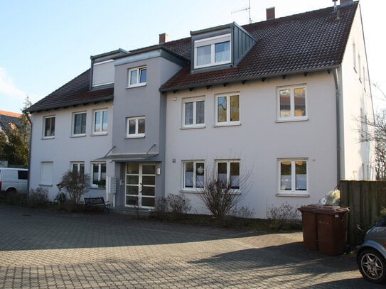 3-Raum-Wohnung in ruhiger Lage mit Balkon und Pkw-Stellplatz