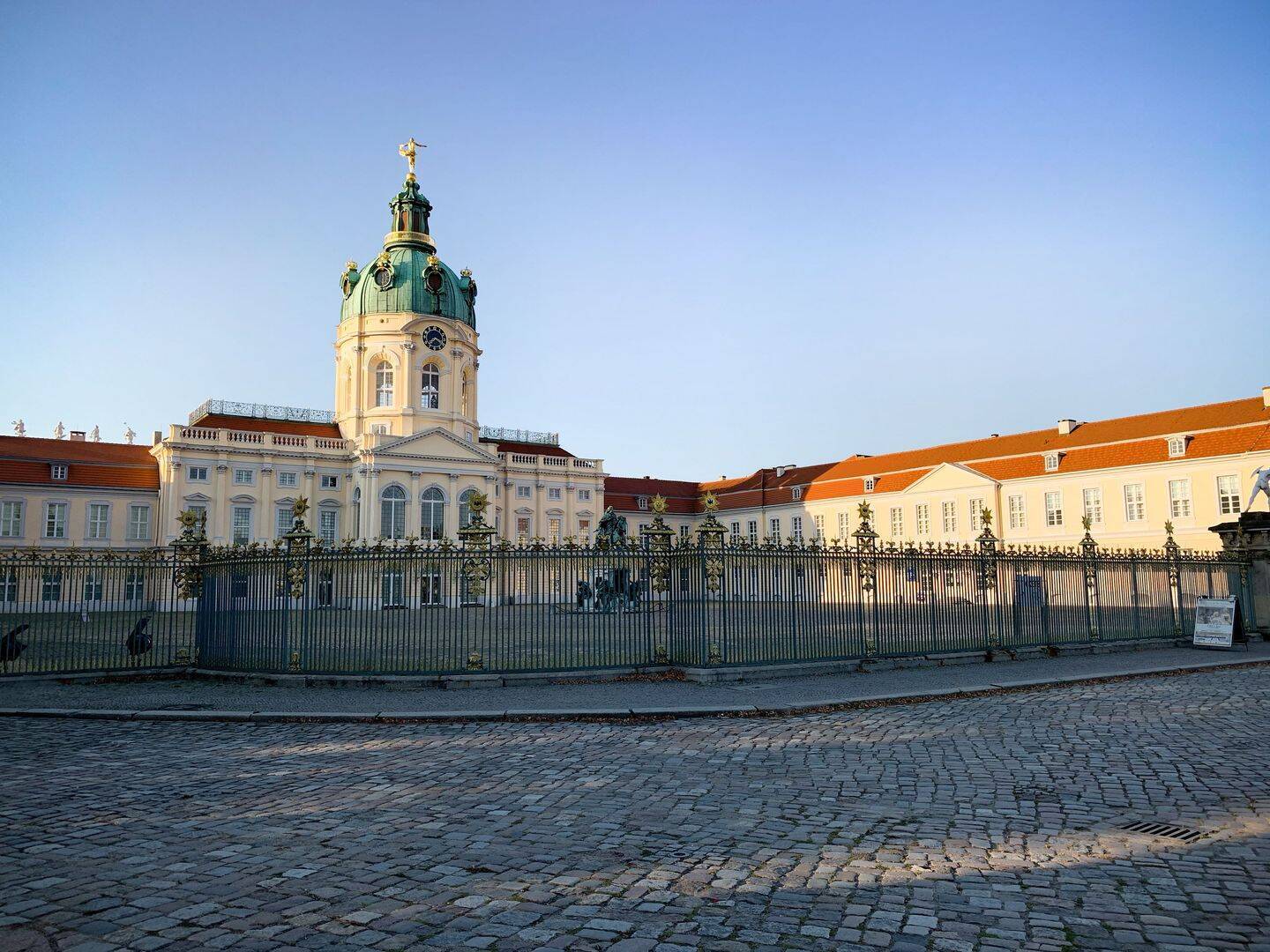 Exklusive 3 Zimmerwohnung "Am Schlosspark" mit Abendsonne! - Photo 1