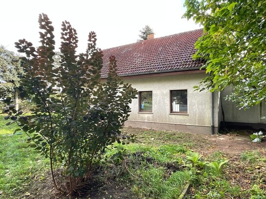 Wohnhaus zum weiteren Ausbau auf großzügigem Grundstück