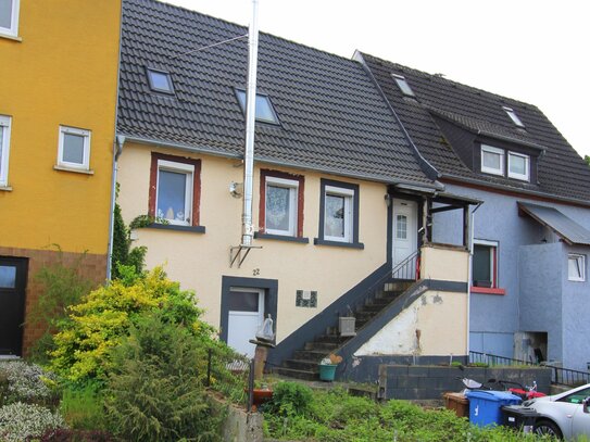 Katzweiler: Kleines Einfamilienhaus mit schönem Garten