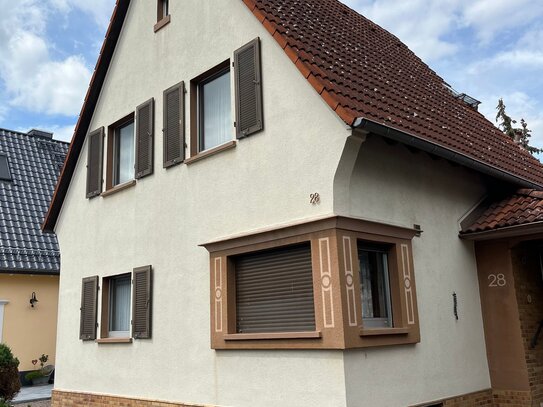 Charmantes Haus im Dornröschenschlaf mit großem Potenzial