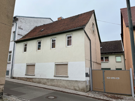 Mehrfamilienhaus mit 3 Wohnungen in Hohenmölsen Burgenlandkreis