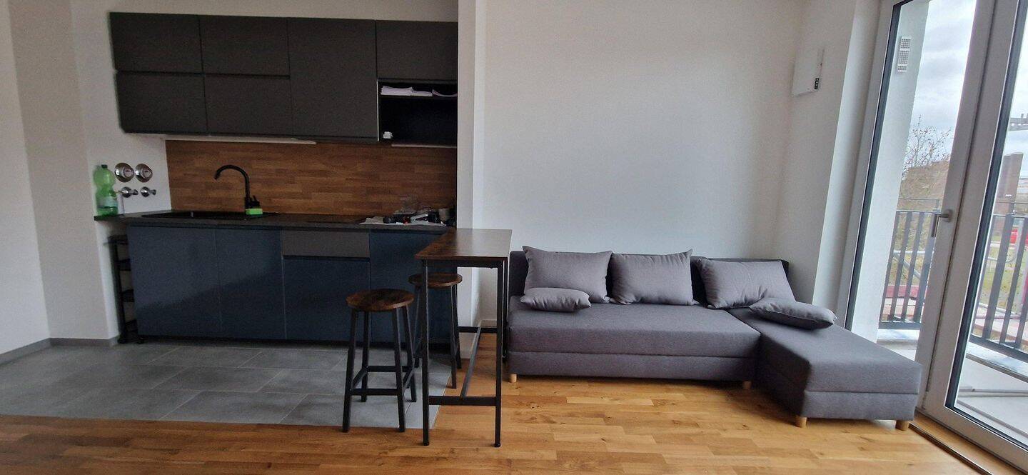 Hochwertige Neubauwohnung | Dachgeschoss | großer Südwestbalkon | voll möbliert - Photo 1