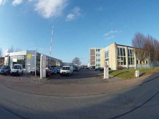 Lichtdurchflutete Bürofläche im 2. Obergeschoss in Ahrensburg West inkl. Parkplätze zu vermieten