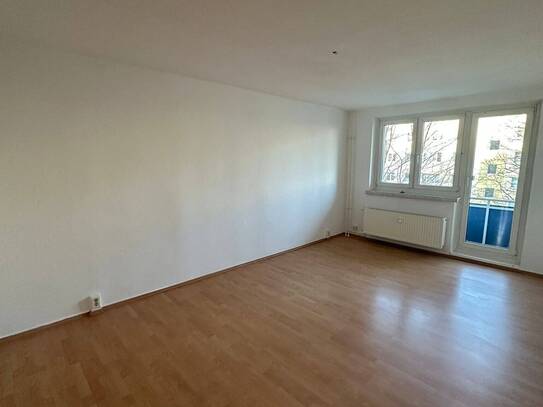 Helle 2-RW mit sonnigem Balkon - ideal für Singles oder Pärchen - Tageslichtbad - separate Küche