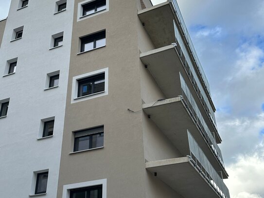 Erstbezug! 2-Zi Neubauwohnung mit Balkon ~ Stadtnah ~ TG-Stellplatz ~ Aufzug uvm.