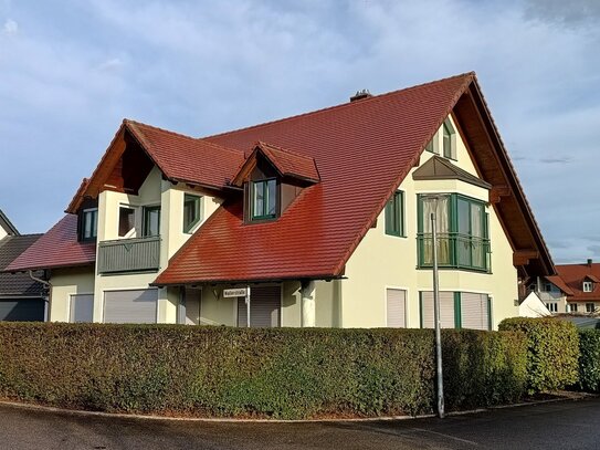 Schöne, helle Wohnung mit Spitzboden