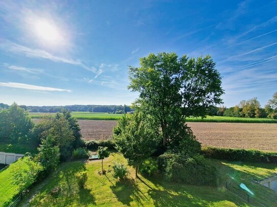 Traumhafte ETW: Großer Balkon, Garage und herrlicher Weitblick inklusive!