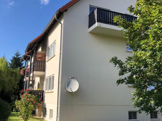 Helle 2-Raum-Wohnung mit Loggia und Pkw-Stellplatz in ruhiger ländlicher Lage