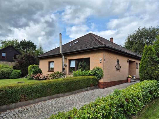 Ebenerdiger Bungalow mit Garage in ruhiger Wohnlage der Stadt Jever