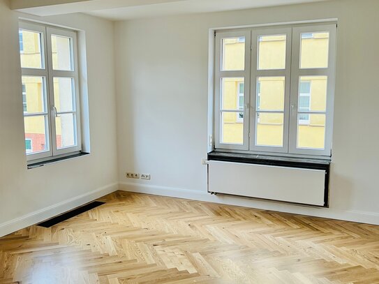 Lichtdurchflutete, hochwertige 3-Zimmer-Wohnung in der Feldstadt mit Balkon und Einbauküche - begehrte Lage