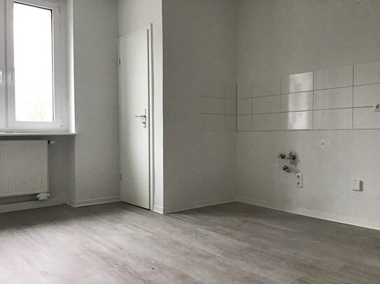 Schöner Wohnen: zentrale 2-Zimmer-Wohnung mit Loggia zum Garten!