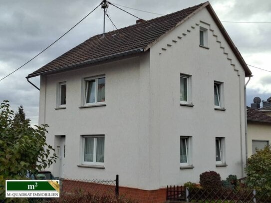 Top-gepflegtes Einfamilienhaus mit Garten-Pool und Carport