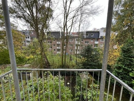 2 Zimmer Wohnung mit Holzdielen und Balkon zu vermieten