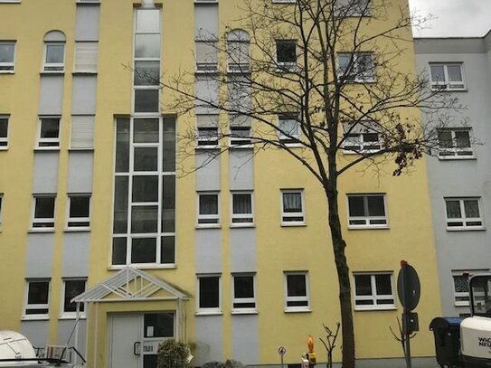 Klasse 3-Zimmer-Terrassenwohnung mit Einbauküche und Fernblick in Grötzingen