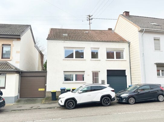 Provisionsfrei! Zweifamilienhaus in zentraler Lage von Hülzweiler